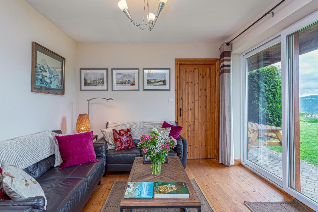 Laurel - Pet-Friendly Cottage With Indoor Pool, Hot Tub & Panoramic Snowdonia Views Colwyn Bay Buitenkant foto