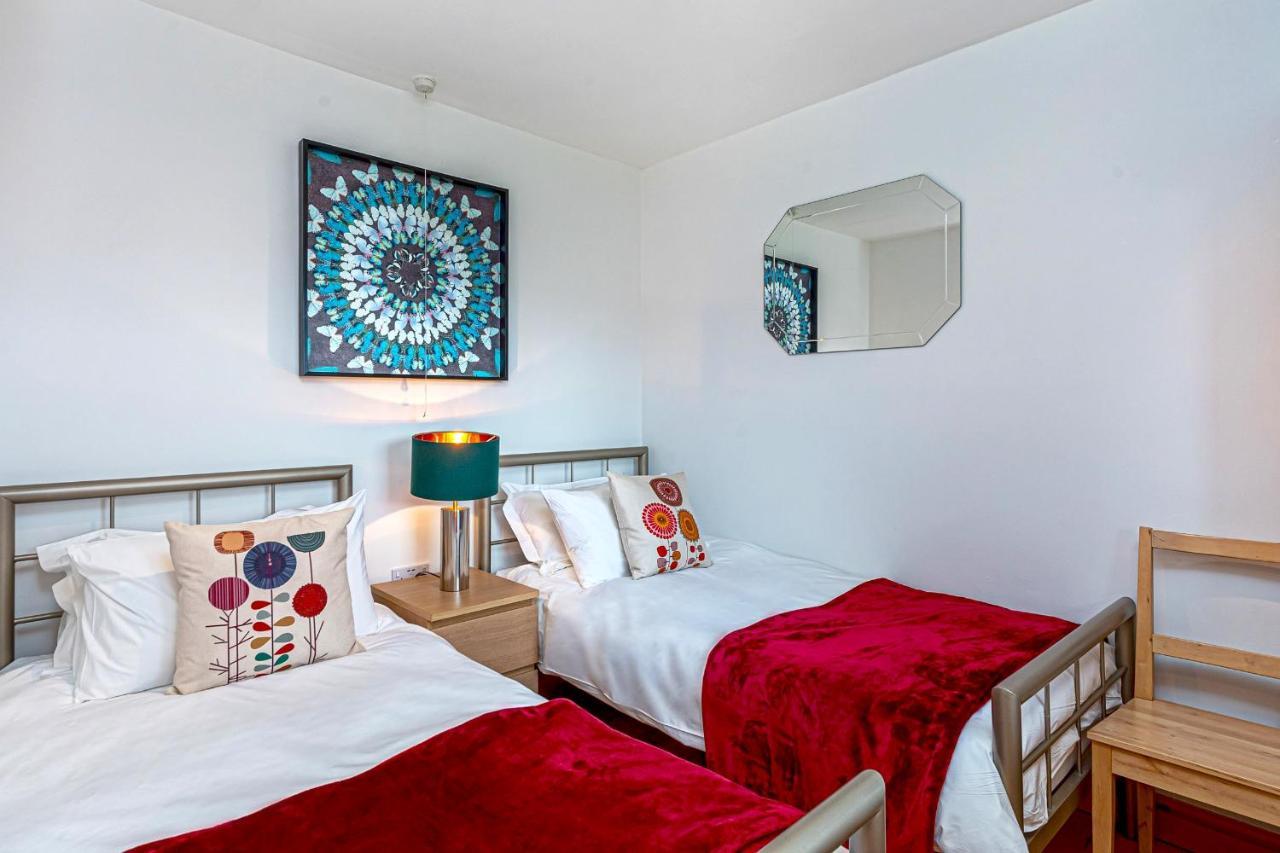 Laurel - Pet-Friendly Cottage With Indoor Pool, Hot Tub & Panoramic Snowdonia Views Colwyn Bay Buitenkant foto
