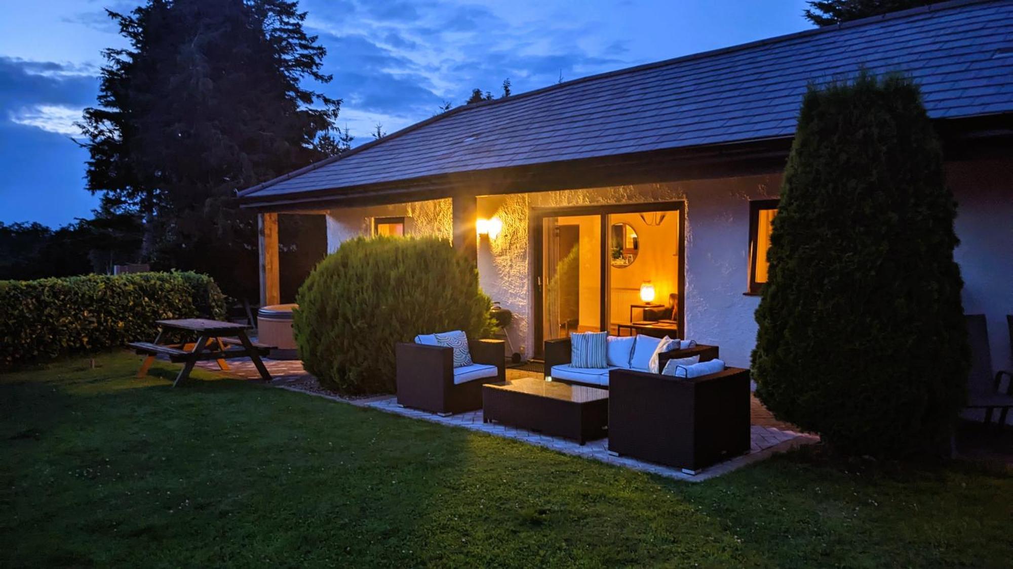 Laurel - Pet-Friendly Cottage With Indoor Pool, Hot Tub & Panoramic Snowdonia Views Colwyn Bay Buitenkant foto